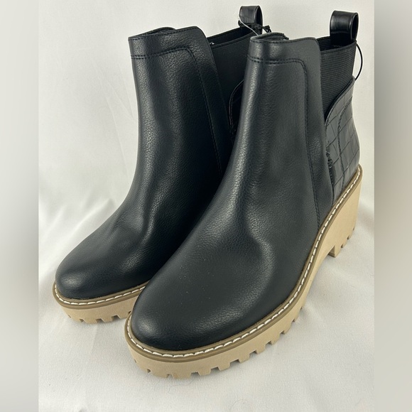 Dolce Vita Black Chelsea Ankle Boot Tan Sole Women’s Size 7 NWT Rancher Slip On - Picture 4 of 10